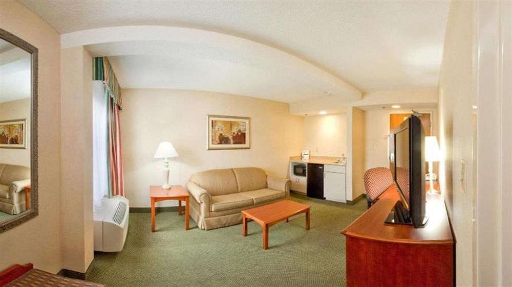 Holiday Inn Express Richmond-Mechanicsville By Ihg Buitenkant foto